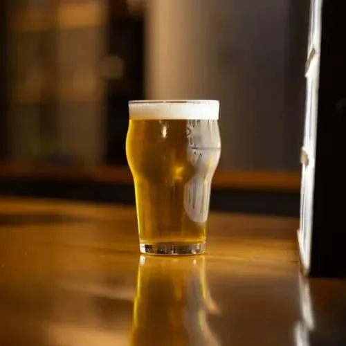 Pinta de cerveza tirada Morella 500cc